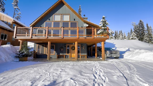 112 Creekview Road | $1,398,000 | MLS® 10324710 | Apex Mtn