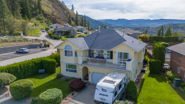 12007 Trayler Place | $899,000 | MLS® 10325614 | Summerland