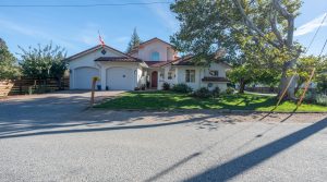 5611 Woods Avenue | $1,149,000 | MLS® 10327182 | Summerland